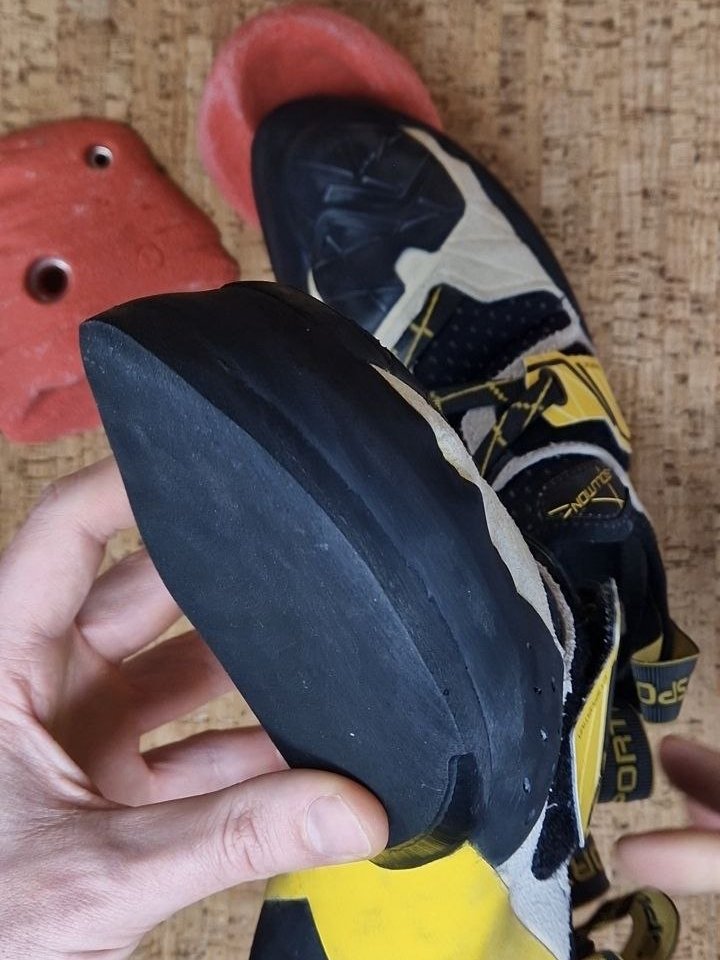 Scarpetta da arrampicata appena risuolata